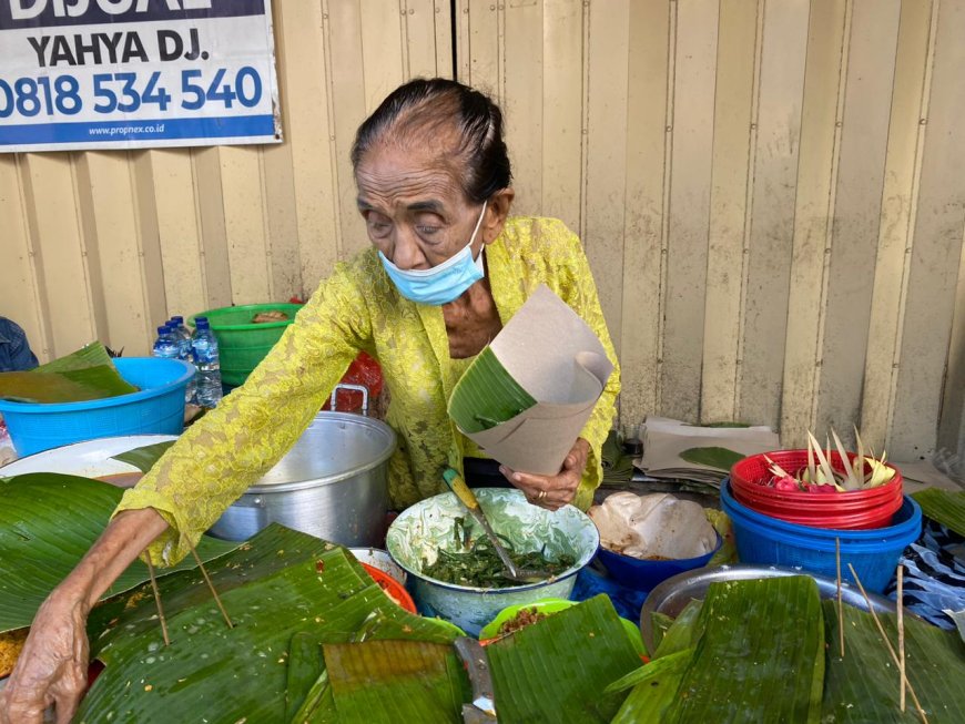 Blayag Mek Sambru: An Authentic Eastern Balinese Delicacy That Became a Legend
