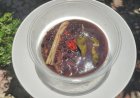 Jukut Undis: A Traditional Balinese Dish Made from Pigeon Peas Cooked with Sambal Mbe