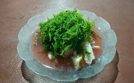 Tipat Bulung: Kuliner Lokal Bali yang Tak Lekang oleh Waktu