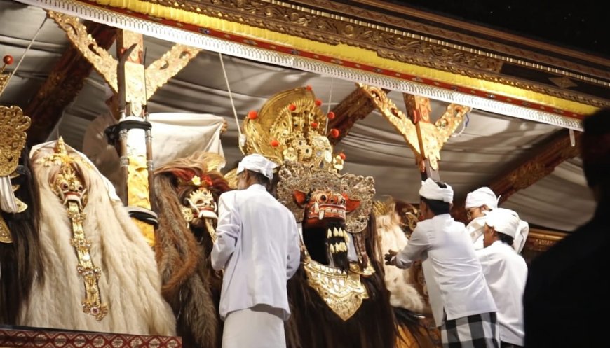 Ngebek: A Night of Magical Veneration, Replenishing the Taksu of Tapakan Sesuhunan at Pura Agung Payangan