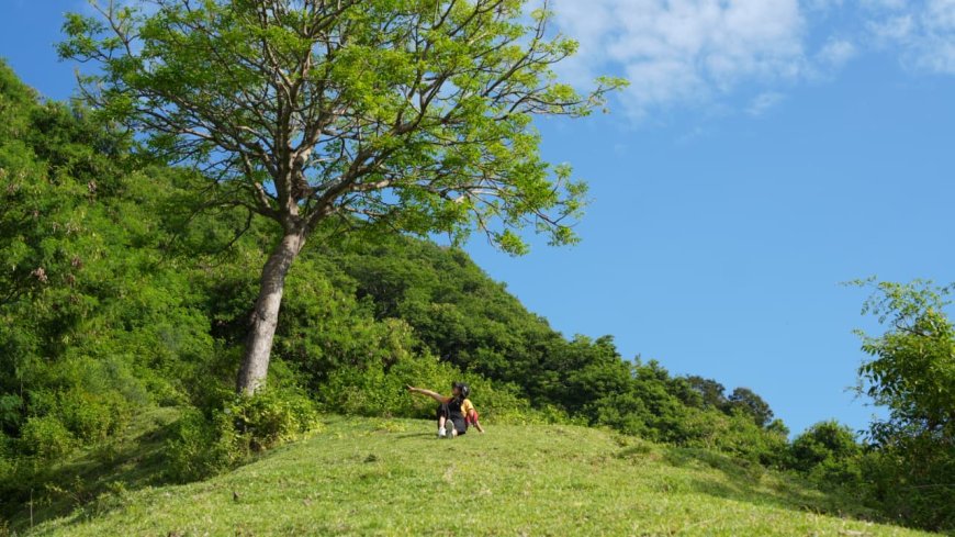 Guungan Hill: The Harmony of Hills and Sea in Eastern Bali