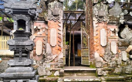 Pura Paibon Dadia Selingket: Guardian of Ancestral Lineage in East of Mount Agung