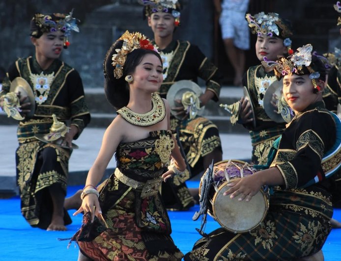 Sanggar DikaSanthi Candra Pastika: Dari Sekaa Tradisi Desa untuk Menjaga Denyut Tradisi di Bali