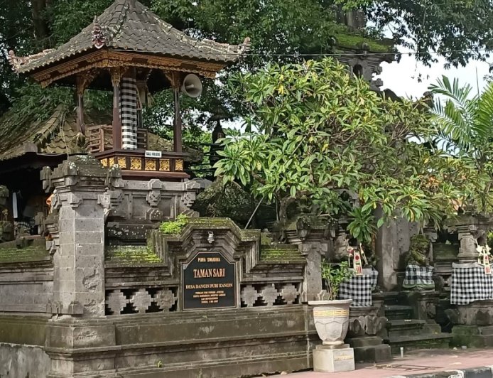 Pura Swagina Taman Sari Dangin Puri Kangin: A Fortress of Hindu Tradition Amidst Urban Modernization