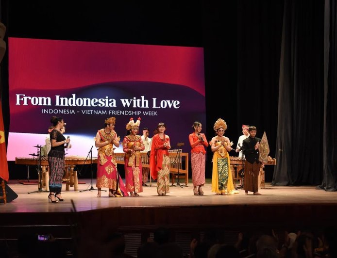 Dari Sanggar Rumahan ke Diplomasi Budaya: Sanggar Seni Guntur Madu dalam Pentas Kedutaan Internasional Vietnam
