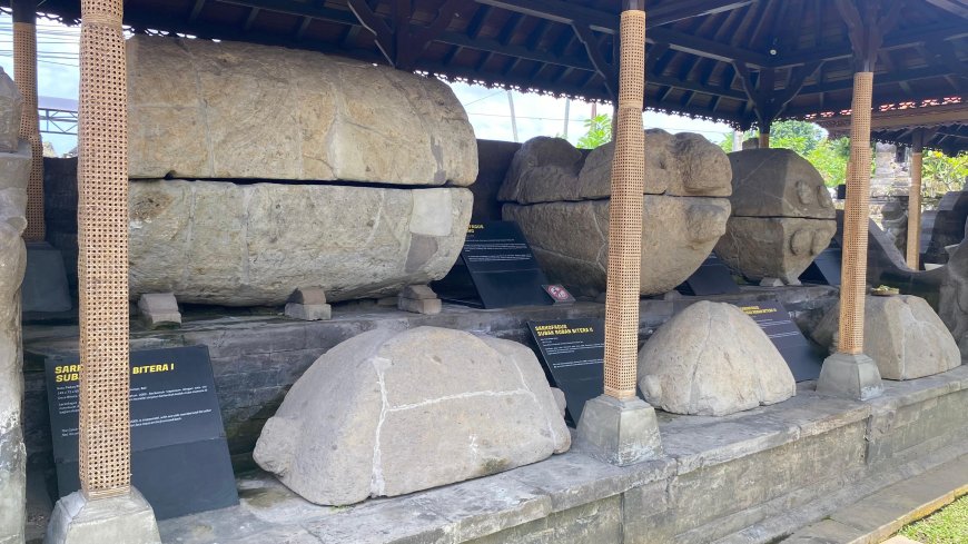 Death as Enduring Evidence of Life: Sarcophagi and Ancestral Conceptions of Death Since 25.000 Years Ago