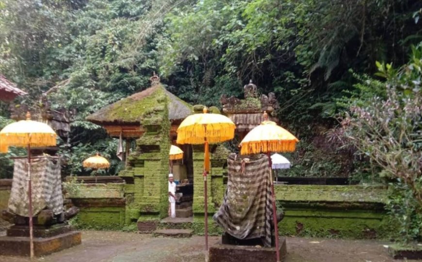 Di Balik Kesucian Beji Indrakila: Menyusuri Tradisi Pengambilan Tirta dalam Laku Spiritual Masyarakat Desa Buahan, Payangan