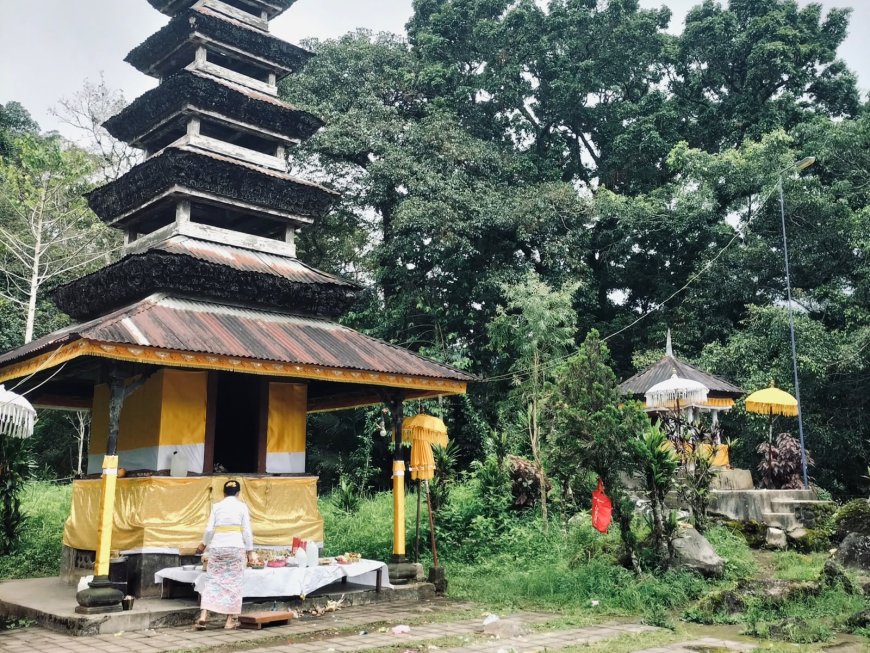 Dalem Tamblingan Temple and the Tale of Tamba Eling: Traces of Healing Water on Ancestral Land